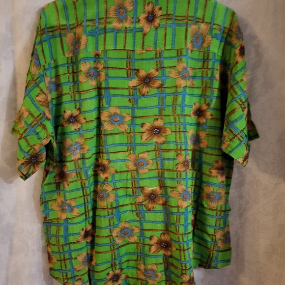 Point one Women's  Short-Sleeve Floral Blouse Size M - Picture 4 of 5